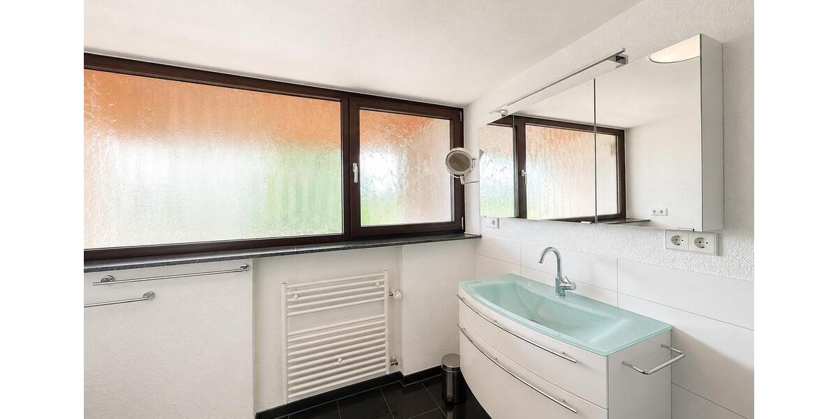 Einfamilienhaus Steinenbronn - 5 Zimmer, 230 m&sup2;, 2.700&euro; | Angebot:26574367
