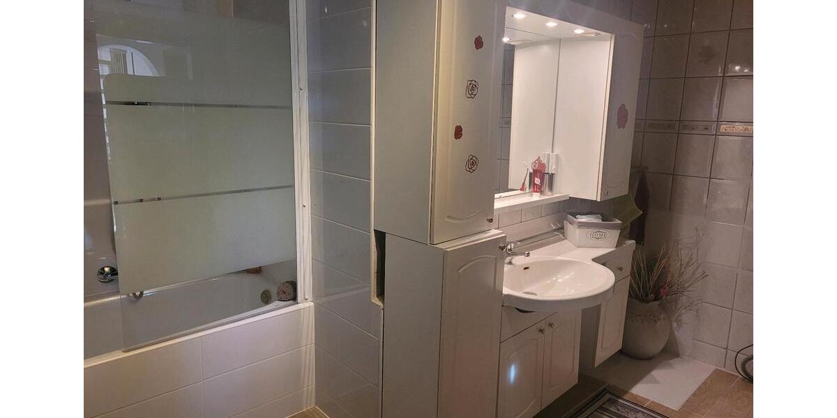 Mehrfamilienhaus, Wohnhaus Bisingen - 8 Zimmer, 202 m&sup2;, 321.000&euro; | Angebot:24801845