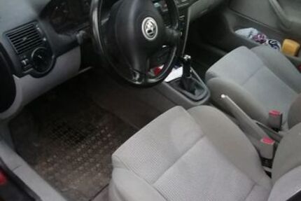 VW Golf 90.000 km 3.550 &euro; Neidlingen 73272