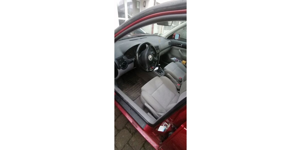 VW Golf 90.000 km 3.550 &euro; Neidlingen 73272