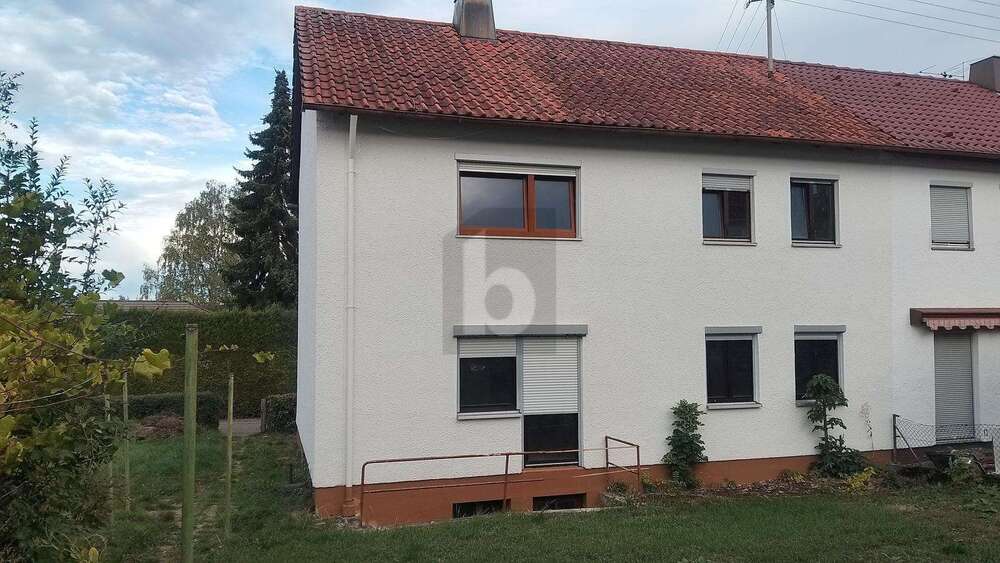 Einfamilienhaus Hechingen - 8 Zimmer, 200 m&sup2;, 240.000&euro; | Angebot:27702706