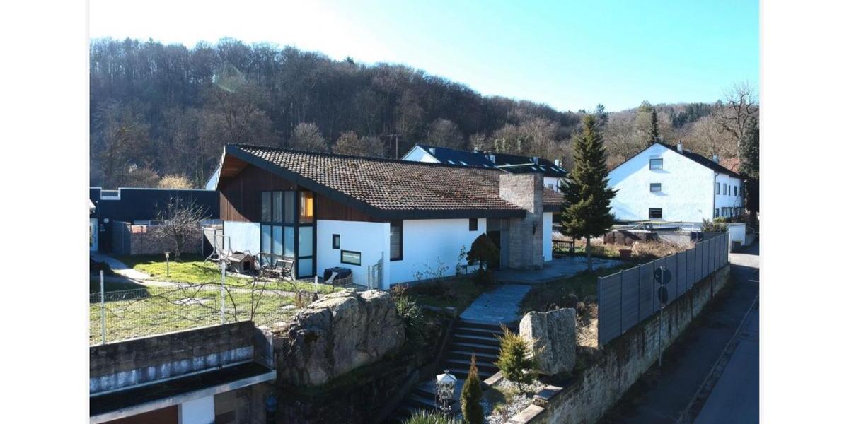 Einfamilienhaus Esslingen am Neckar Brühl - 6 Zimmer, 230 m&sup2;, 3.350&euro; | Angebot:27620333