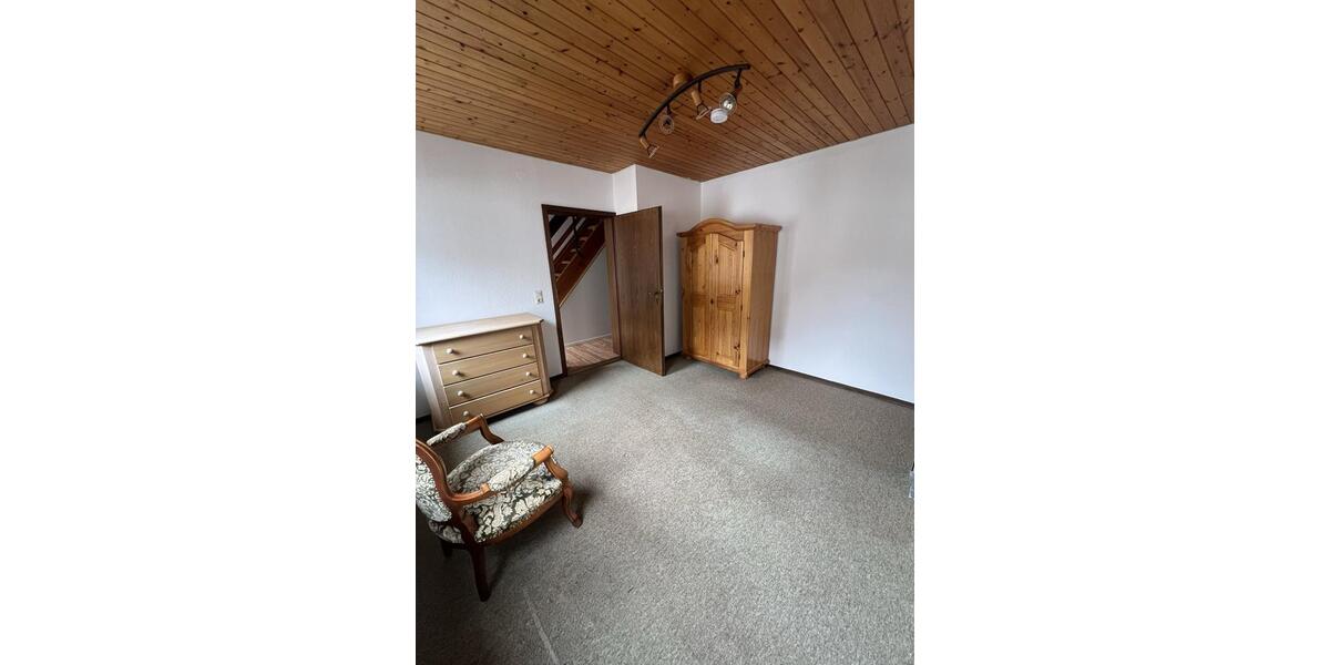 Etagenwohnung Bad Urach - 3 Zimmer, 100 m&sup2;, 1.100&euro; | Angebot:24782140