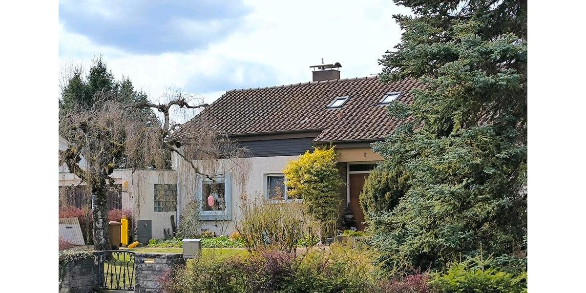 Einfamilienhaus Nürtingen - 9 Zimmer, 200 m&sup2;, 810.000&euro; | Angebot:26026081