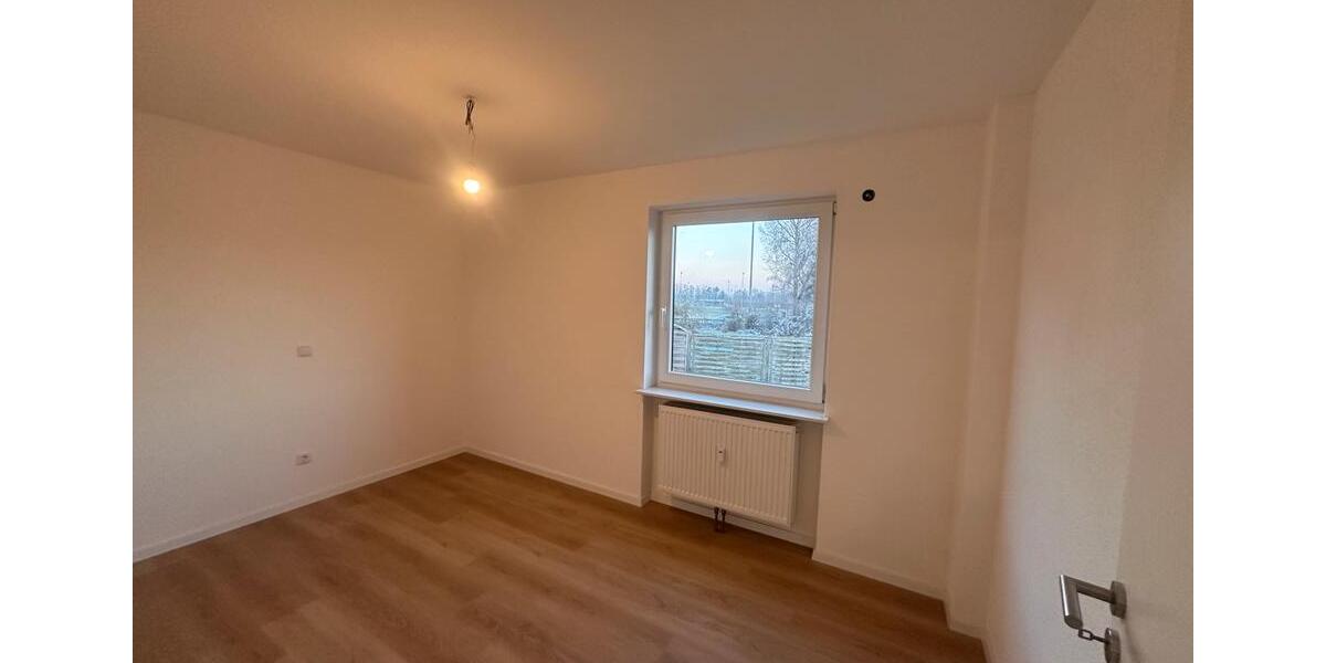 Erdgeschoßwohnung Herrenberg - 3.5 Zimmer, 107 m&sup2;, 1.400&euro; | Angebot:25627473