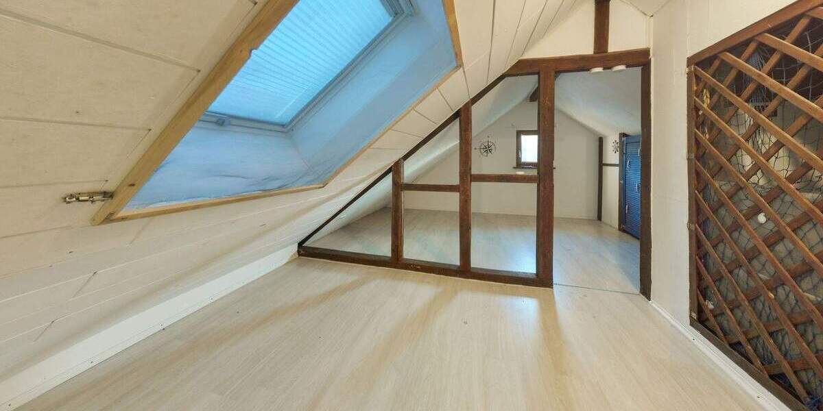 Einfamilienhaus Dettingen an der Erms - 8 Zimmer, 218 m&sup2;, 415.000&euro; | Angebot:25801626