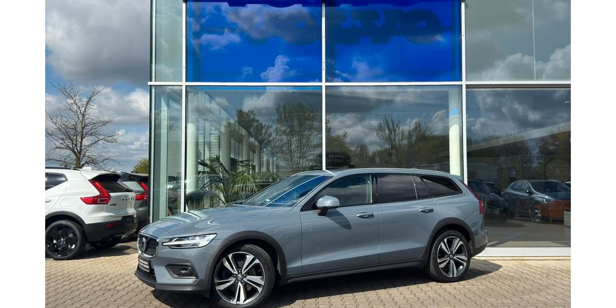Volvo V60 Cross Country 34.500 km 41.900 &euro; Kirchheim/Teck 73230