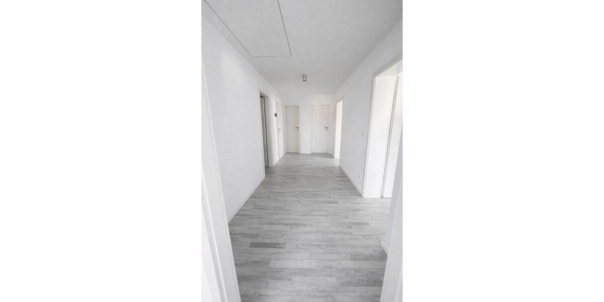 Etagenwohnung Esslingen am Neckar Pliensauvorstadt - 3 Zimmer, 75 m&sup2;, 1.200&euro; | Angebot:26585692