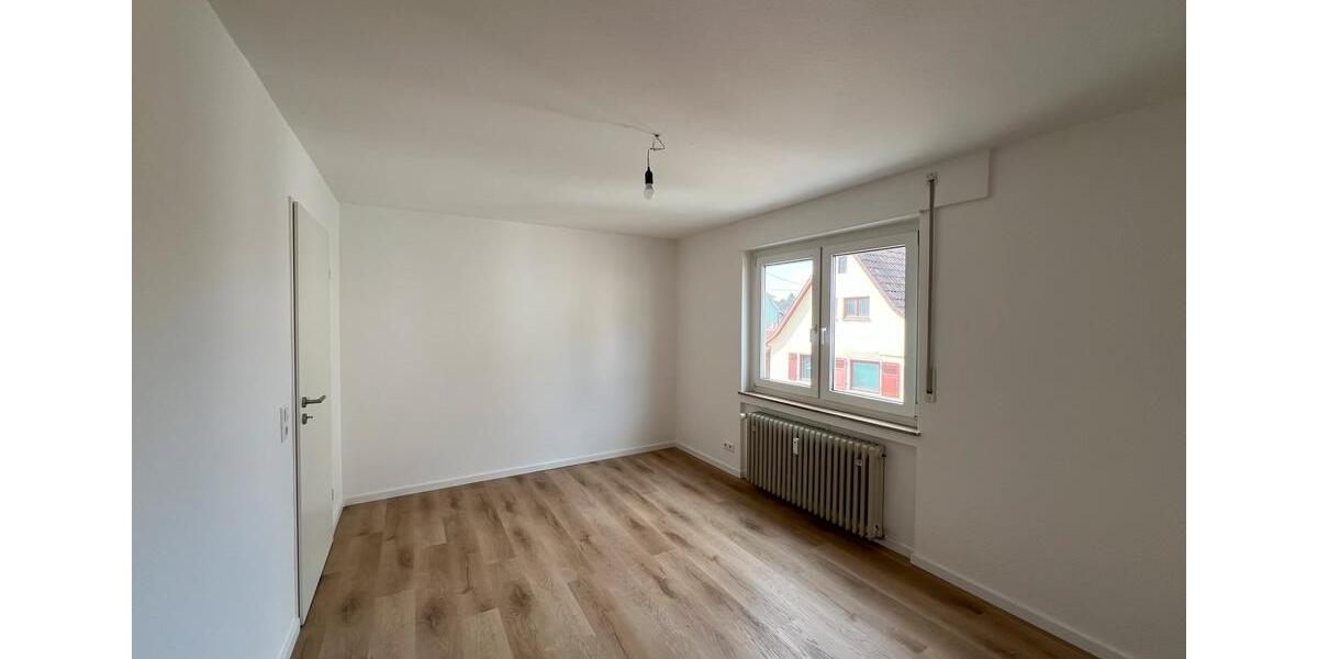 Etagenwohnung Eningen unter Achalm - 3 Zimmer, 74 m&sup2;, 1.285&euro; | Angebot:26041296