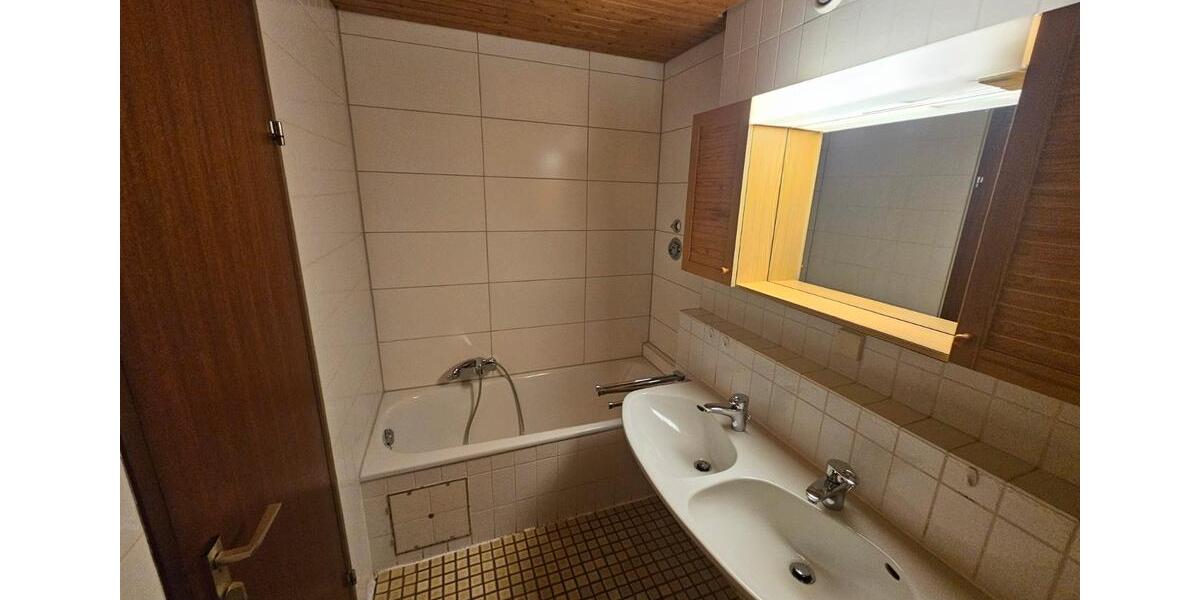 Etagenwohnung Reutlingen Reutlingen (Kernstadt) - 4 Zimmer, 96 m&sup2;, 325.000&euro; | Angebot:26941697