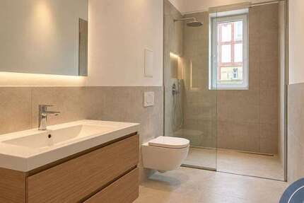 Wohnung Bad Urach - 3 Zimmer, 84 m&sup2;, 950&euro; | Angebot:27703431