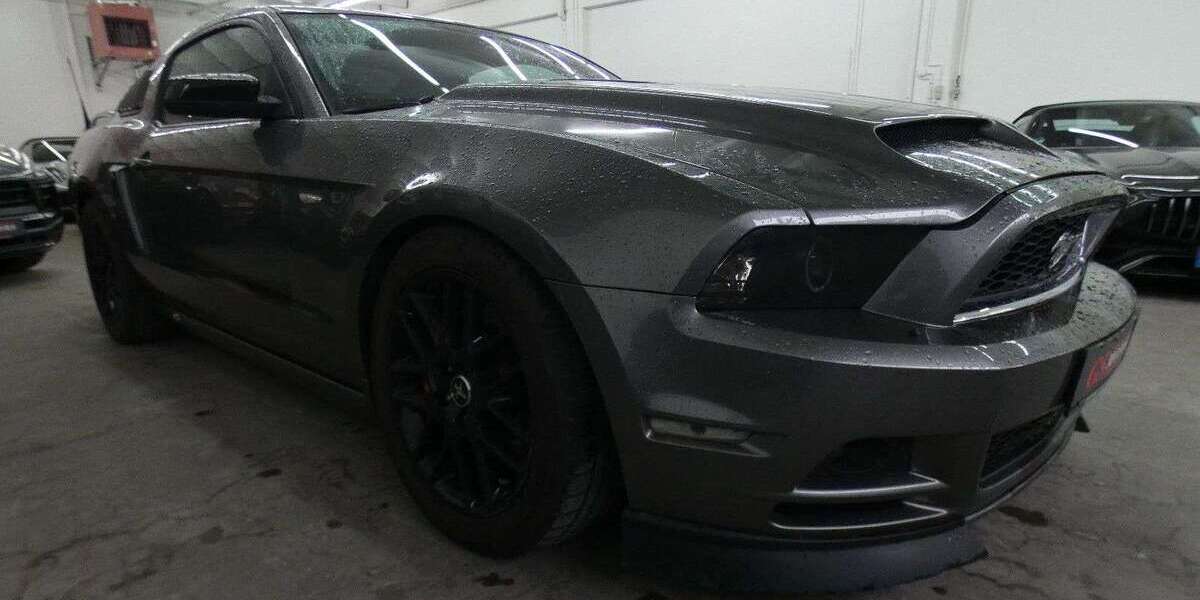 Ford Mustang 112.500 km 13.899 &euro; Metzingen 72555