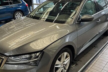 Skoda Superb 119.500 km 23.800 &euro; Hildrizhausen /Stuttgart 71157