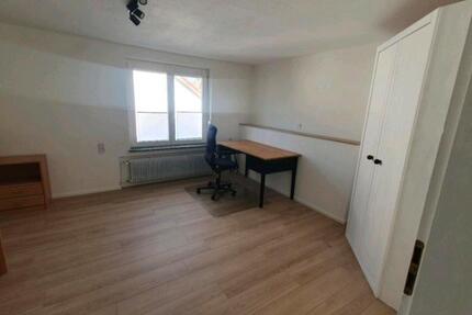 Wohnung Rottenburg am Neckar - 3 Zimmer, 17 m&sup2;, 529&euro; | Angebot:26025505