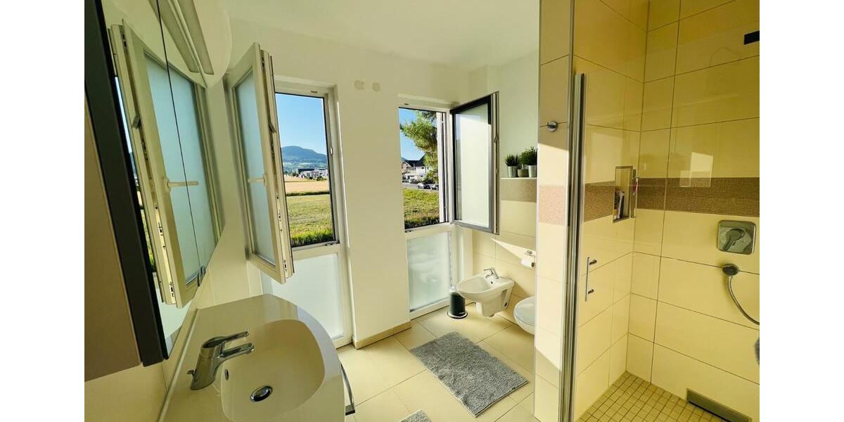 Einfamilienhaus Mössingen - 11 Zimmer, 213 m&sup2;, 1.900&euro; | Angebot:26603226
