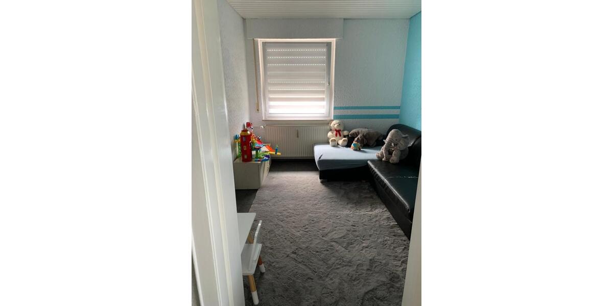 Etagenwohnung Reutlingen Altenburg - 4 Zimmer, 100 m&sup2;, 1.200&euro; | Angebot:25713650