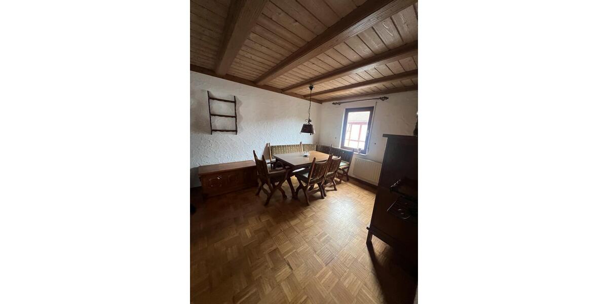 Etagenwohnung Bad Urach - 3 Zimmer, 100 m&sup2;, 1.100&euro; | Angebot:24782140