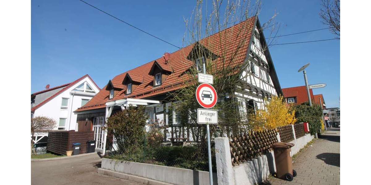 Einfamilienhaus Filderstadt-Bonlanden Bonlanden - 8 Zimmer, 275 m&sup2;, 869.000&euro; | Angebot:27641271