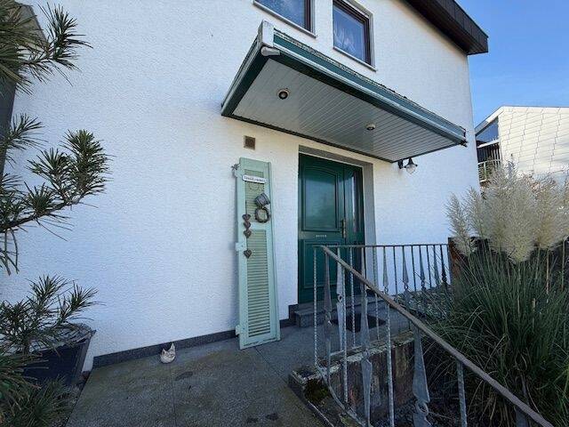 Einfamilienhaus Frickenhausen - 7 Zimmer, 210 m&sup2;, 649.000&euro; | Angebot:25696025