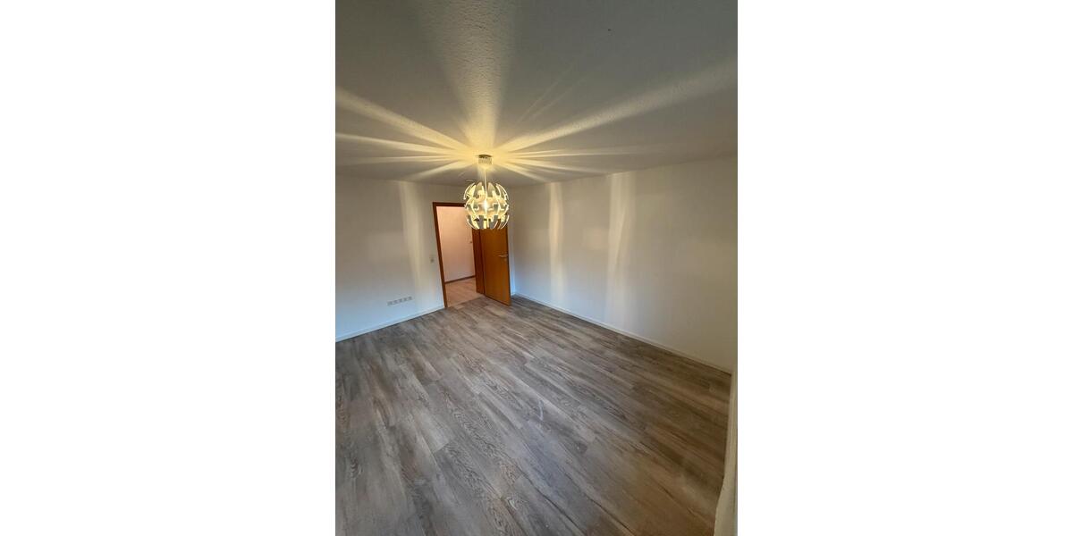 Erdgeschoßwohnung Lichtenstein - 3 Zimmer, 65 m&sup2;, 950&euro; | Angebot:26671471