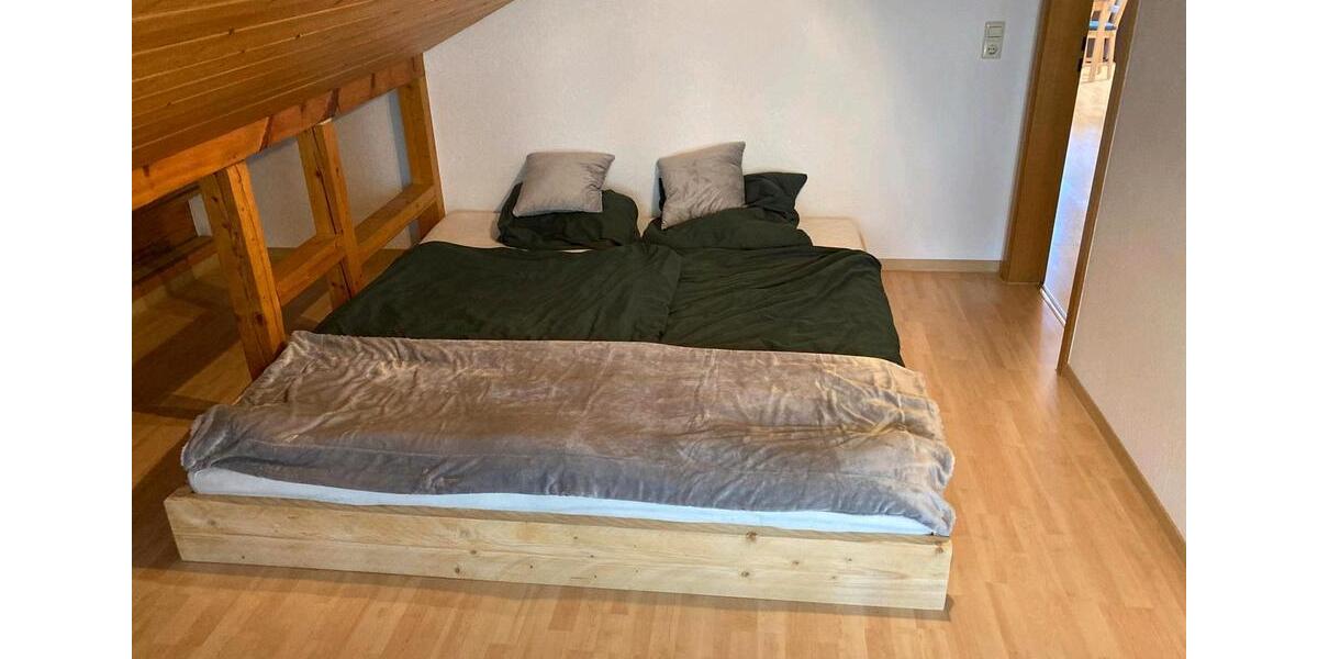 Dachgeschoßwohnung Reutlingen Altenburg - 3 Zimmer, 68 m&sup2;, 800&euro; | Angebot:26550324