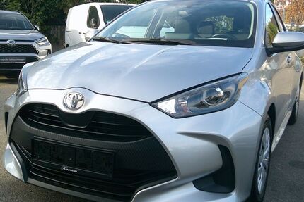 Toyota Yaris 13.000 km 14.940 &euro; Sindelfingen 71065