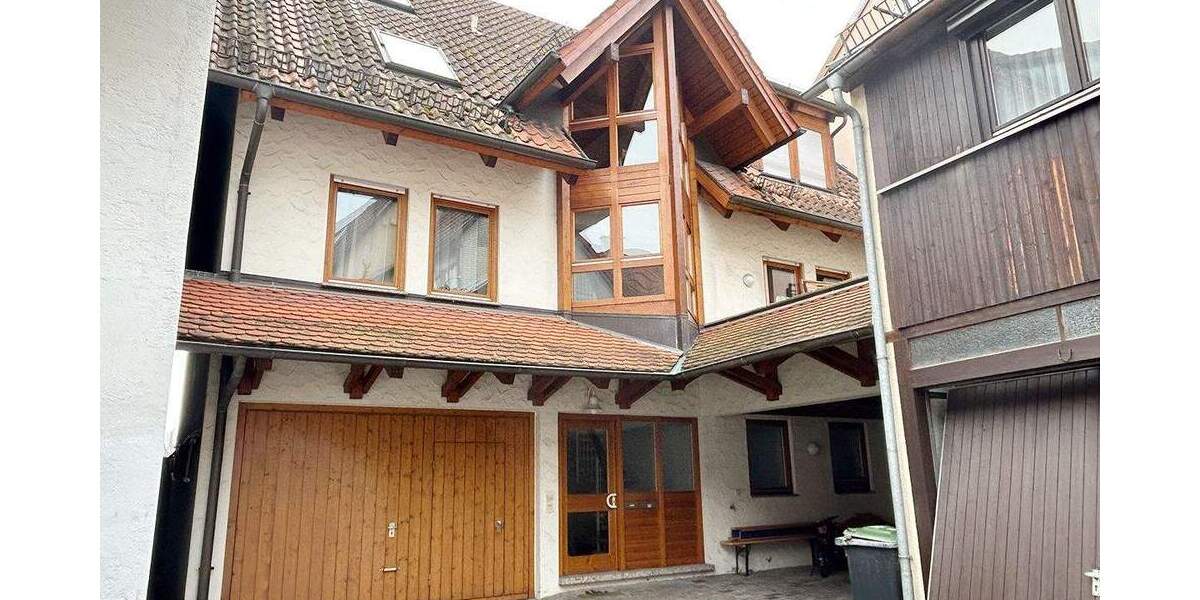 Mehrfamilienhaus, Wohnhaus Ehningen - 7 Zimmer, 217 m&sup2;, 780.000&euro; | Angebot:25735758