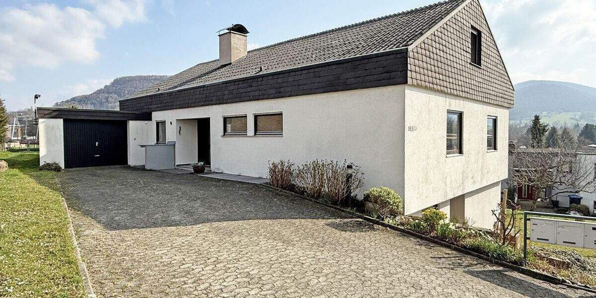 Einfamilienhaus Pfullingen - 8 Zimmer, 230 m&sup2;, 635.000&euro; | Angebot:25916827