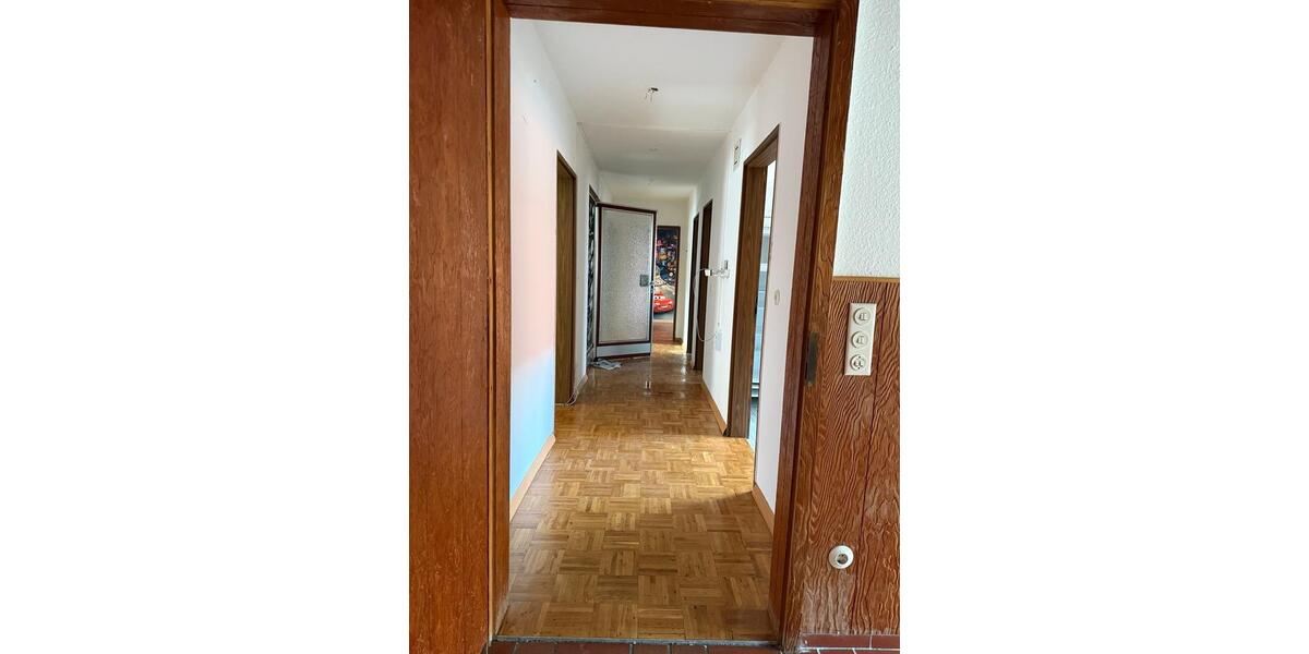 Etagenwohnung Ofterdingen - 5 Zimmer, 100 m&sup2;, 1.000&euro; | Angebot:26637751