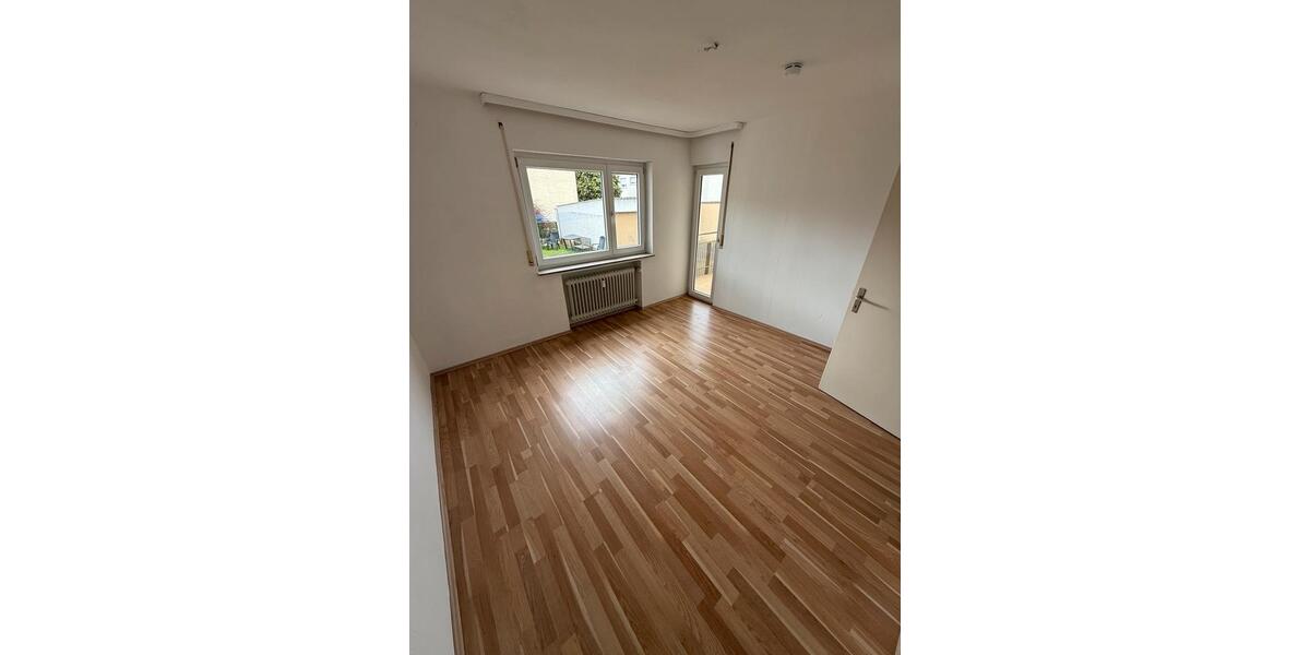 Hochparterre Altdorf - 3 Zimmer, 76 m&sup2;, 1.050&euro; | Angebot:26003069