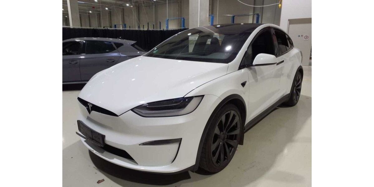 Tesla Model X 36.454 km 54.000 &euro; Pfullingen 72793