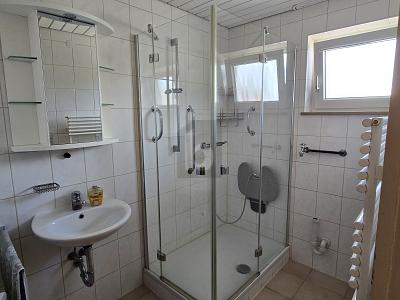 ZWEIFAMILIENHAUS MIT MIETEINNAHMEN & POTENTIAL - Zweifamilienhaus Nufringen | Angebot:27674432