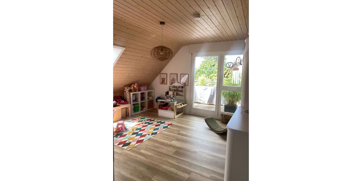 Moderne, großzügige Wohnung mit 5,5 Zimmern, Balkon, Terasse, EBK in Sindelfingen - Etagenwohnung Sindelfingen | Angebot:27493333