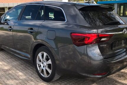 Toyota Avensis 158.000 km 9.890 &euro; Walddorfhäslach 72141