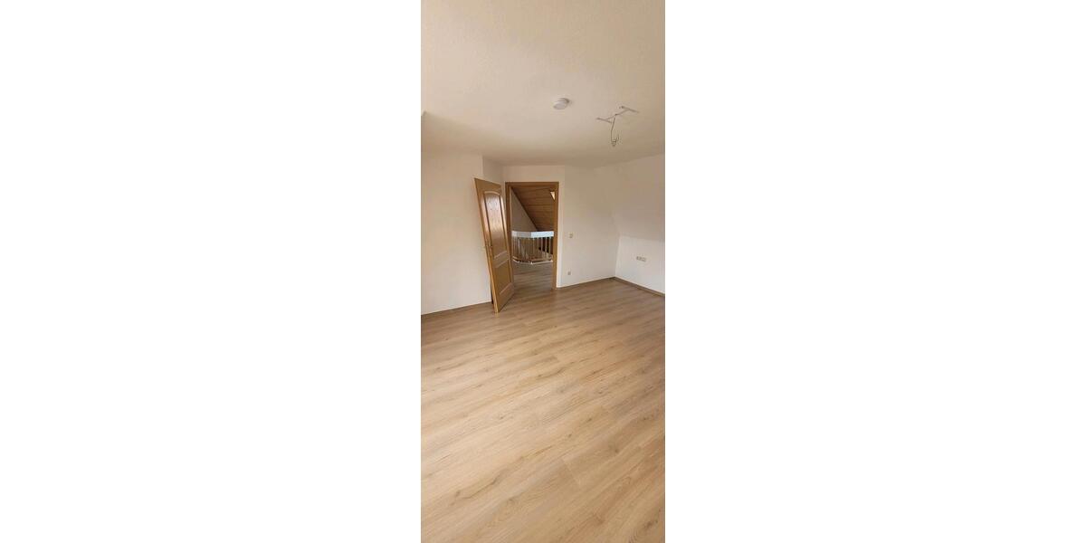 Maisonettenwohnung Herrenberg - 5.5 Zimmer, 100 m&sup2;, 1.500&euro; | Angebot:25611461