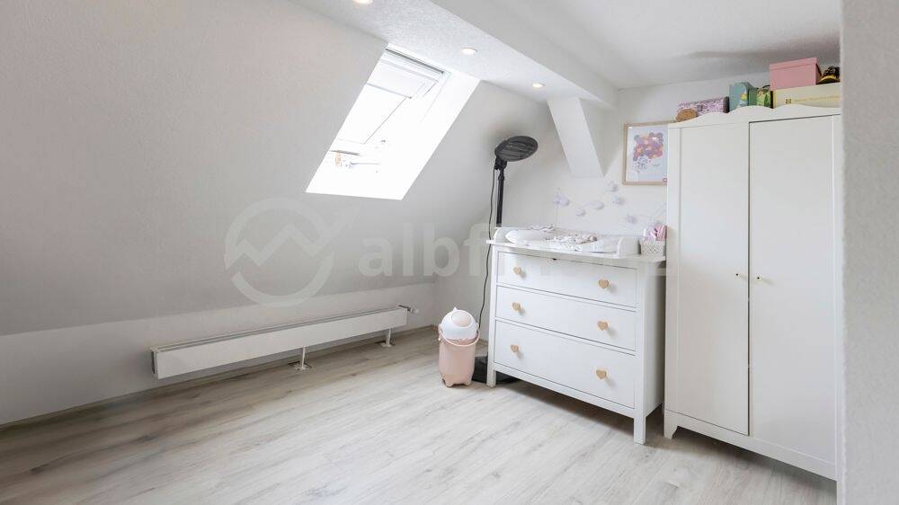 Mehrfamilienhaus, Wohnhaus Münsingen / Buttenhausen Buttenhausen - 8 Zimmer, 296 m&sup2;, 298.000&euro; | Angebot:25743276