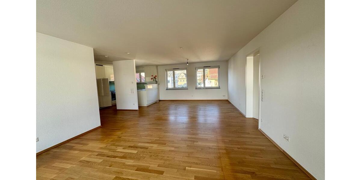 Etagenwohnung Nürtingen - 4.5 Zimmer, 125 m&sup2;, 1.550&euro; | Angebot:25991604