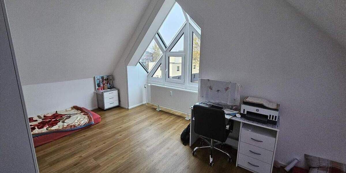 Etagenwohnung Pfullingen - 4 Zimmer, 125 m&sup2;, 330.000&euro; | Angebot:25707630