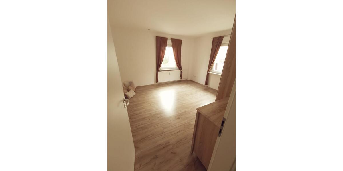Mehrfamilienhaus, Wohnhaus Reutlingen Orschel-Hagen - 10 Zimmer, 181 m&sup2;, 749.000&euro; | Angebot:26713888