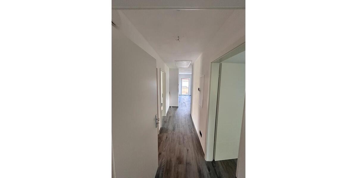 Dachgeschoßwohnung Rottenburg am Neckar - 4 Zimmer, 100 m&sup2;, 1.200&euro; | Angebot:26626032