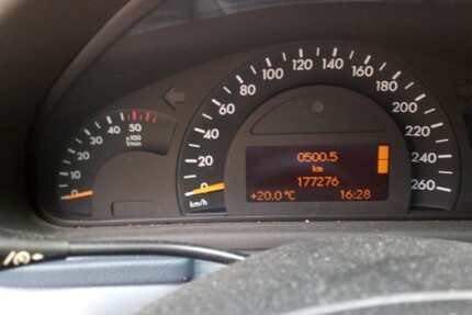 Mercedes-Benz 200 177.000 km 1.800 &euro; Lenningen 73252