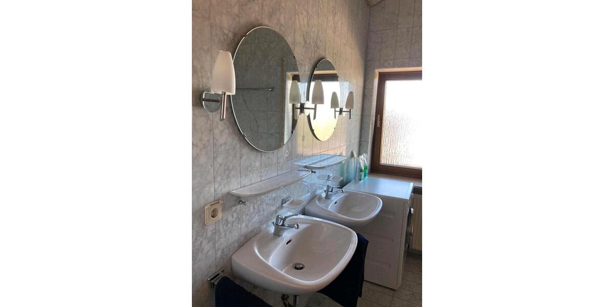 Dachgeschoßwohnung Reutlingen Altenburg - 3 Zimmer, 68 m&sup2;, 800&euro; | Angebot:26550324