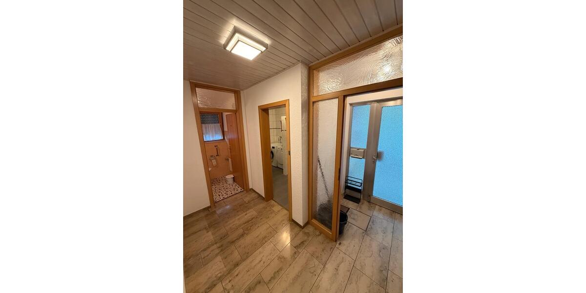 Einfamilienhaus Dettingen an der Erms - 4 Zimmer, 114 m&sup2;, 1.500&euro; | Angebot:27620230