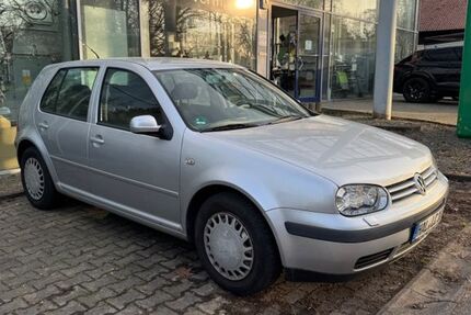 VW Golf 100.000 km 3.850 &euro; Esslingen 73734