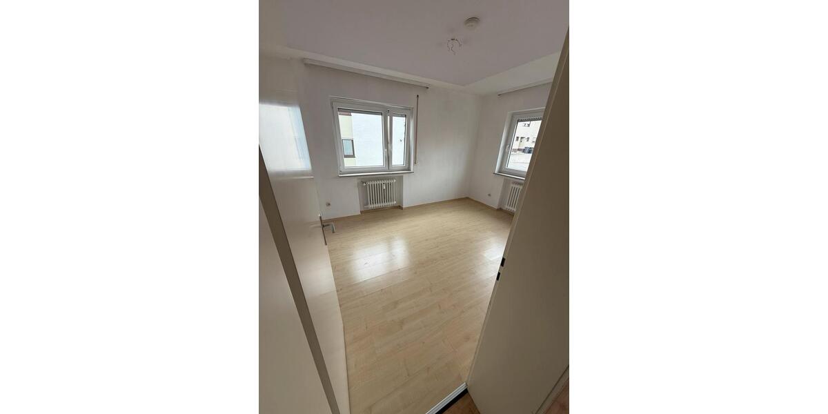 Hochparterre Altdorf - 3 Zimmer, 76 m&sup2;, 1.050&euro; | Angebot:26003069