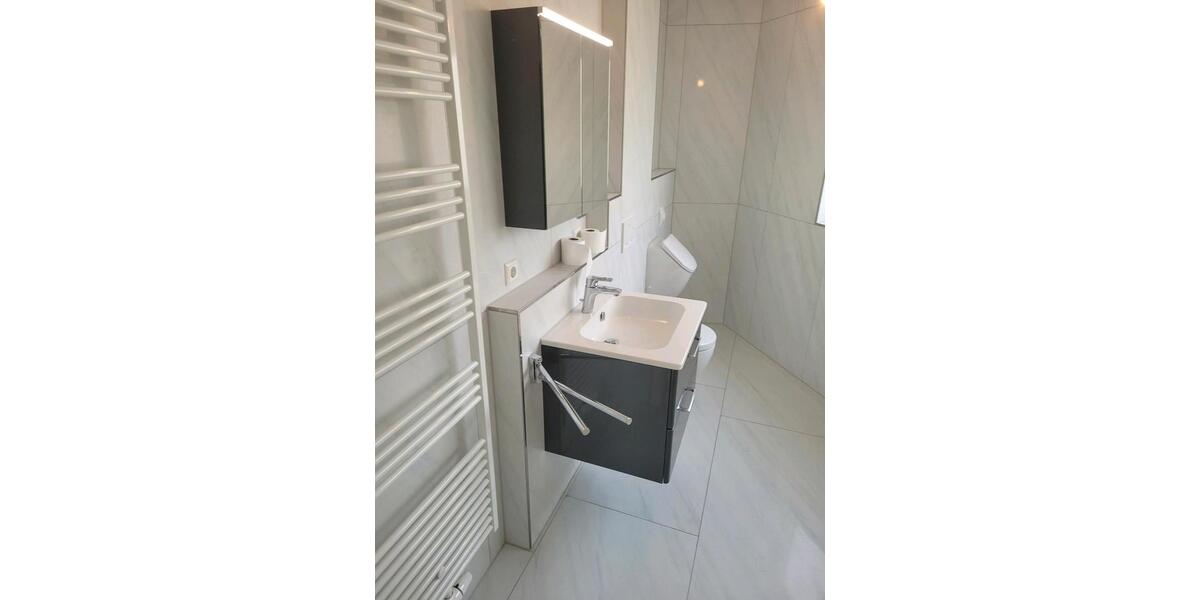 Etagenwohnung Kirchentellinsfurt - 1 Zimmer, 170 m&sup2;, 700&euro; | Angebot:25415723