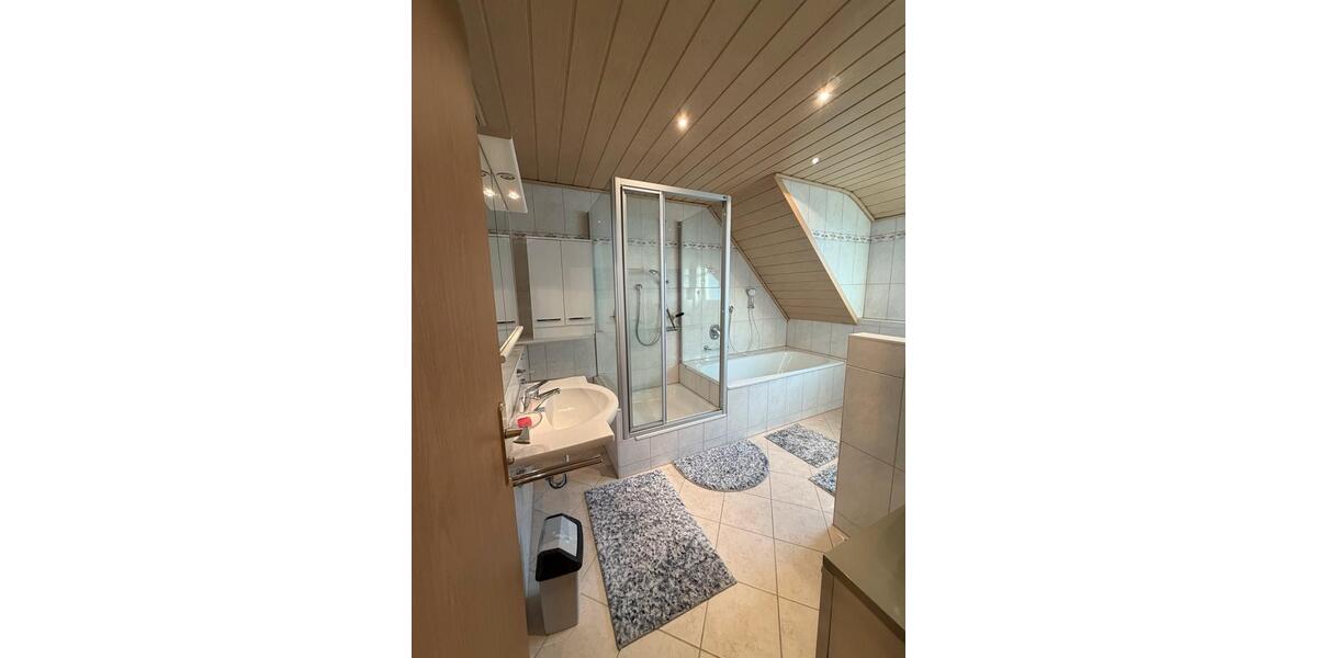 Etagenwohnung Denkendorf - 5 Zimmer, 120 m&sup2;, 1.500&euro; | Angebot:27553329