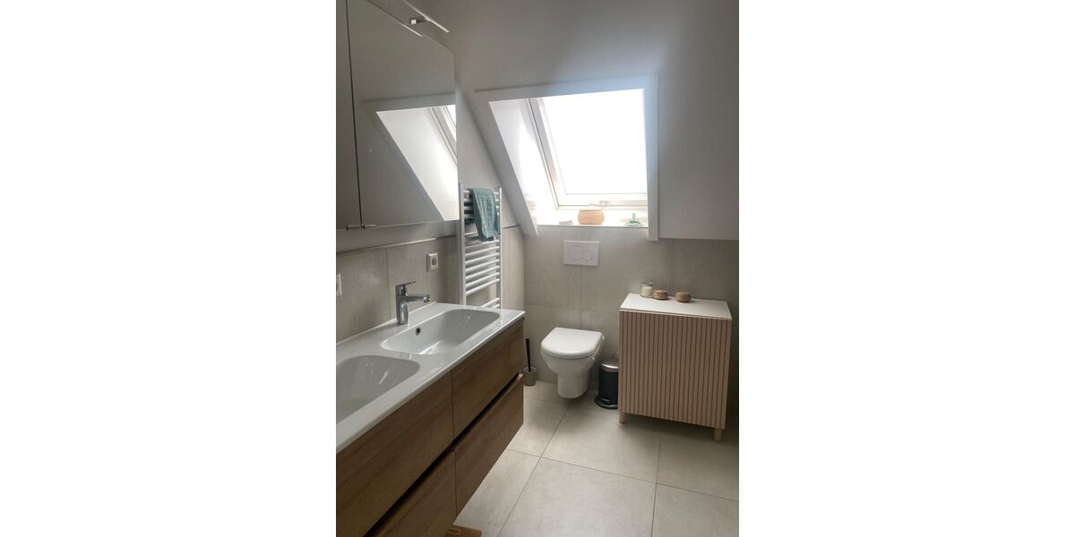 Moderne, großzügige Wohnung mit 5,5 Zimmern, Balkon, Terasse, EBK in Sindelfingen - Etagenwohnung Sindelfingen | Angebot:27493333