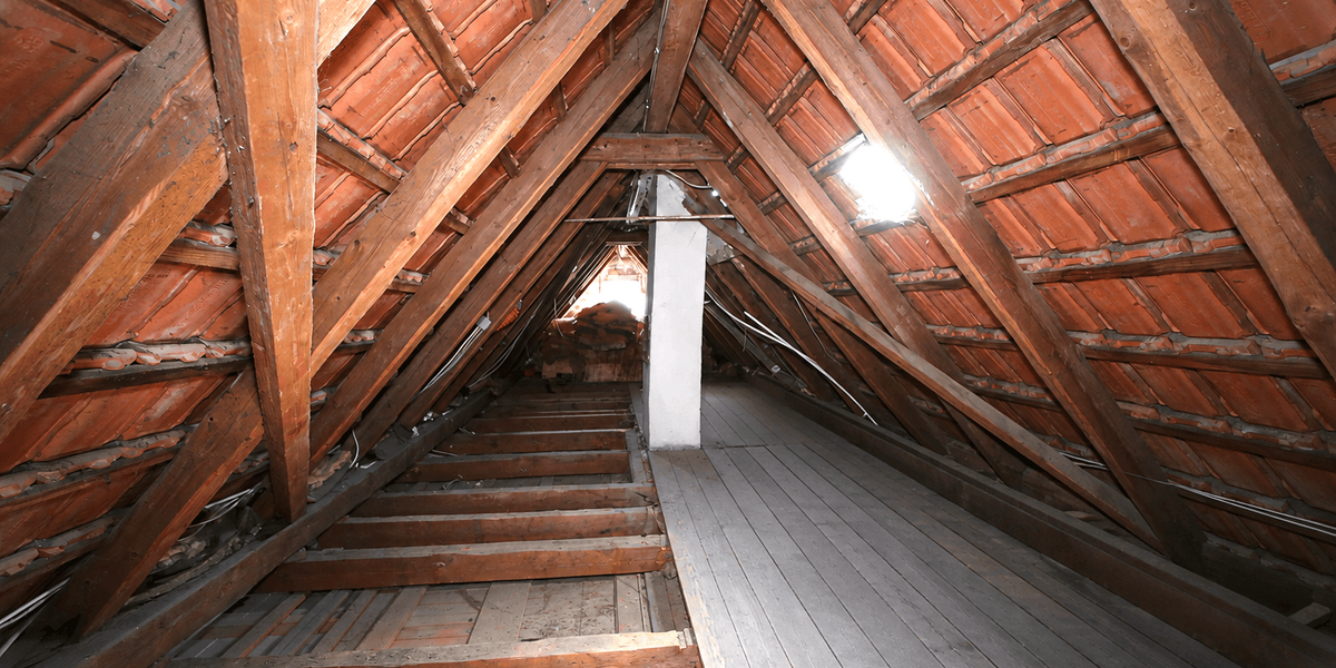 „Haus auf dem Haus“ – gesamtes Dachgeschoss mit kompletter Bühne und außergewöhnlichem Ausbaupotenzi - Dachgeschoßwohnung Weilheim an der Teck | Angebot:27532420