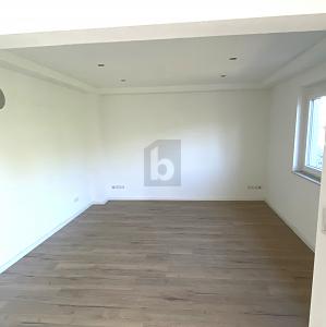 RUHIG WOHNEN MIT VIEL PLATZ UND GARTEN - Einfamilienhaus Ofterdingen | Angebot:27705560